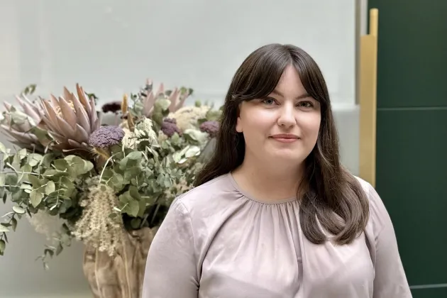 Matilda Hernqvist vid priscermonin.Foto.