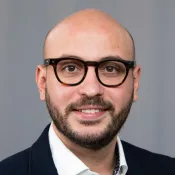 Porträtt av Ehab Alhousari. Foto