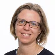 Porträtt av Martina Axmin. Foto