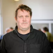 Porträttbild av Christian Svensson. Foto.