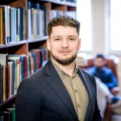 Porträttbild av student André Degerfeldt. Foto.