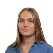 Porträtt av Molly Angelin. Foto.