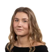 Porträtt av Nelly Söderlind. Foto.