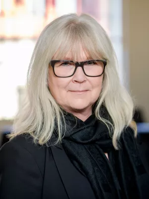 Porträttbild av Louise Hultqvist. Foto.