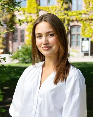 Porträttbild av Rebecca Nilsson. Foto.